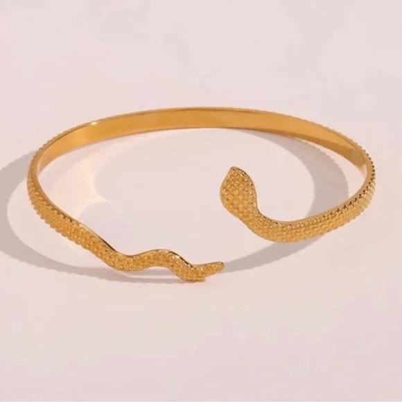 NEW 18K GOLD SNAKE BANGLE CUFF BRACELET, NICE BRACELET, CUTE BRACELET - Picture 6 of 7